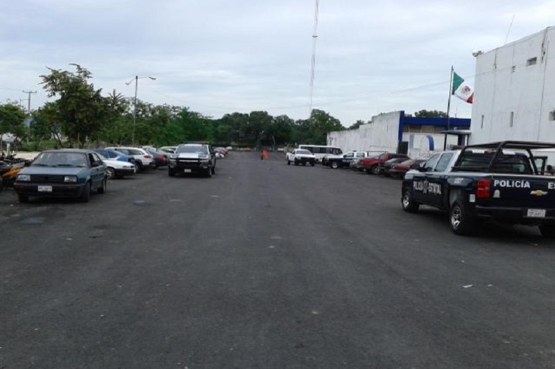 A PLENA LUZ DEL DÍA ROBAN AUTO EN ESTACIONAMIENTO DE SEGURIDAD PÚBLICA EN CHETUMAL