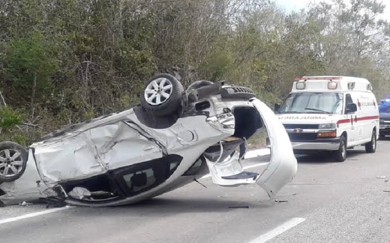 TRAILERO RESCATA A UNA PAREJA DE UN VEHÍCULO VOLCADO SOBRE LA VÍA MÉRIDA-VALLADOLID